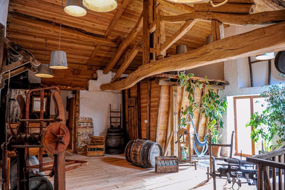 Le Moulin De Chamambard Ξενοδοχείο Saint-Denis-les-Bourg Εξωτερικό φωτογραφία