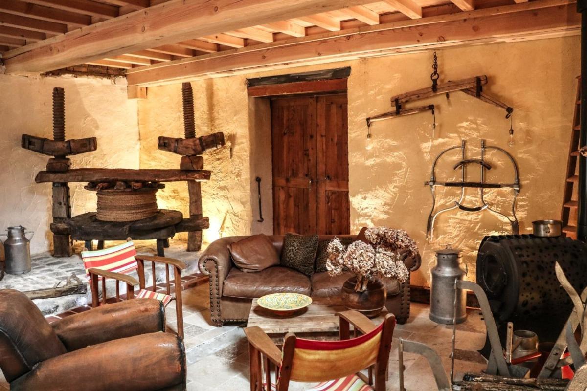 Le Moulin De Chamambard Ξενοδοχείο Saint-Denis-les-Bourg Εξωτερικό φωτογραφία