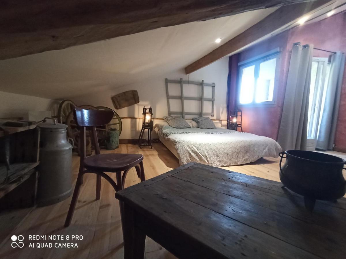 Le Moulin De Chamambard Ξενοδοχείο Saint-Denis-les-Bourg Εξωτερικό φωτογραφία